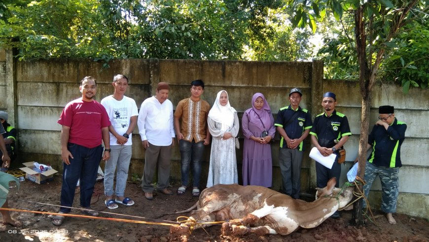 PPTQ AL HIRO KOTABUMI MENDAPATKAN AMANAH POTONG HEWAN QURBAN