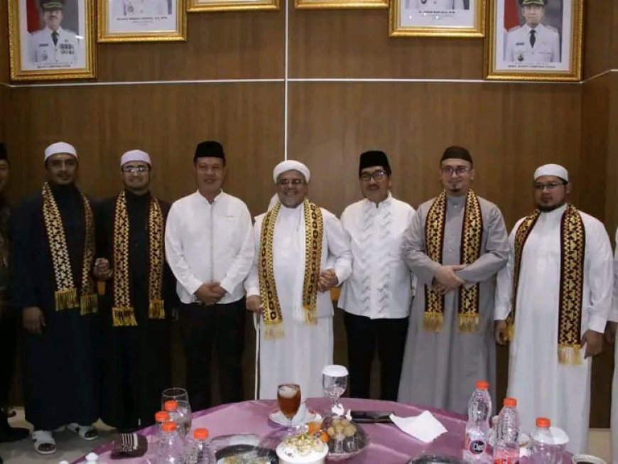 Doa Bersama dan Makan Siang di Rumah Jabatan Bupati Lampung Utara Bersama Imam Besar Habib Muhammad Rizieq Shihab